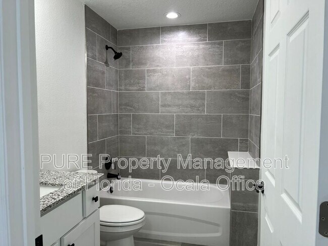 Building Photo - 30 Maple Ln
