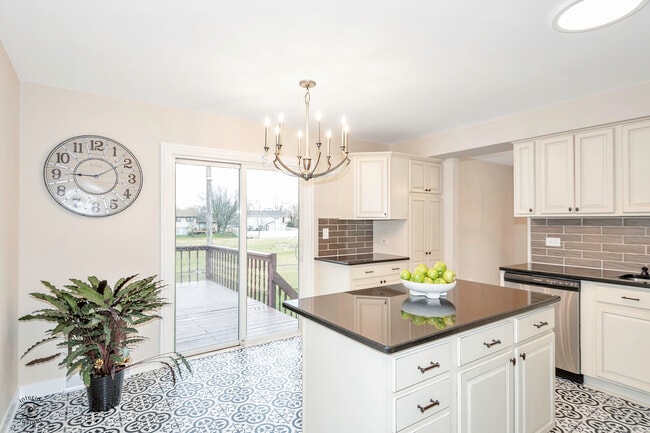 Building Photo - 14631 S Arboretum Dr