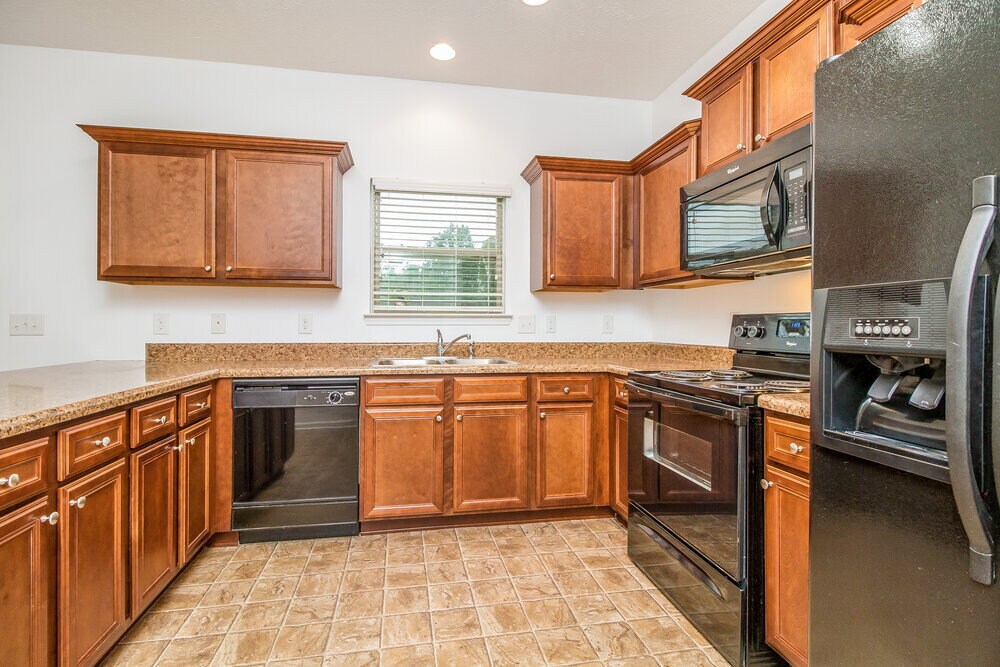 Building Photo - 1096 Shire Dr