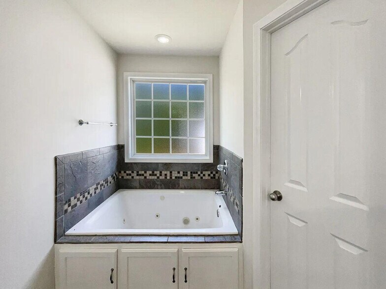 Building Photo - 159 Cloe Court