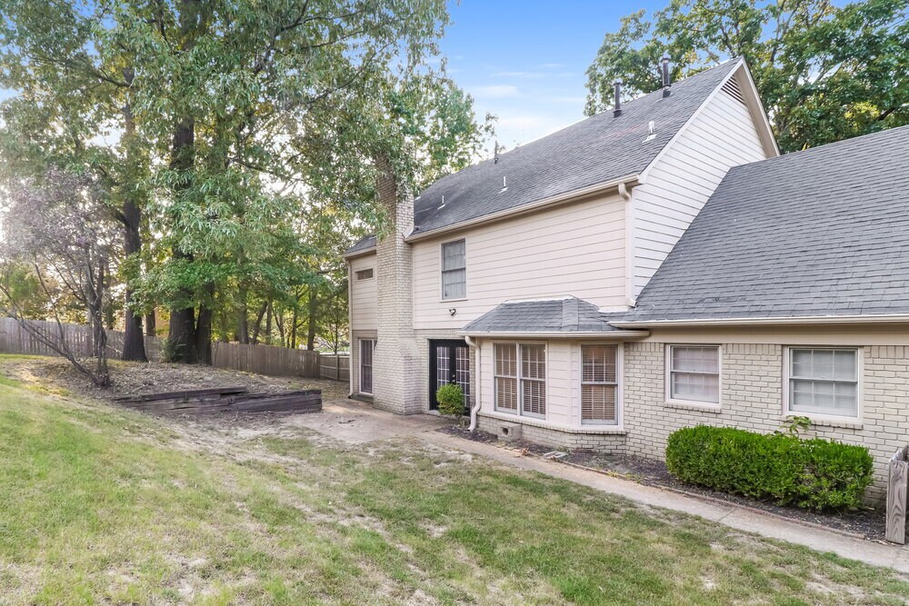Building Photo - 225 Richards Way Dr