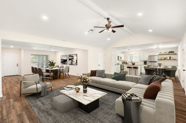 Building Photo - Recently Remodeled 3 bed, 2 bath, with 2-car Garage!