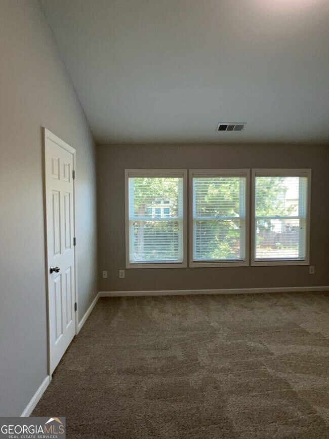 Building Photo - 3537 Harvest Ridge Ln NE