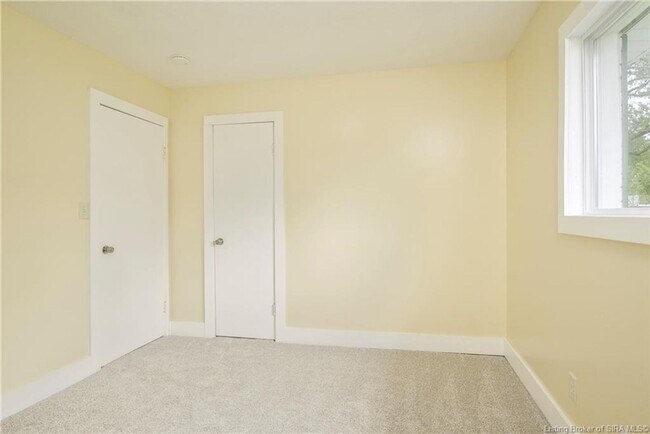 Building Photo - 3 bedroom 1.5 bath house for rent