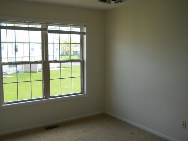 Building Photo - 981 Jasmine Dr