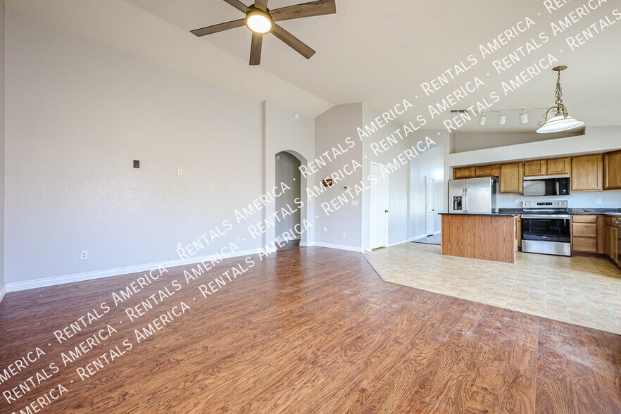 Building Photo - 51 W Hereford Dr