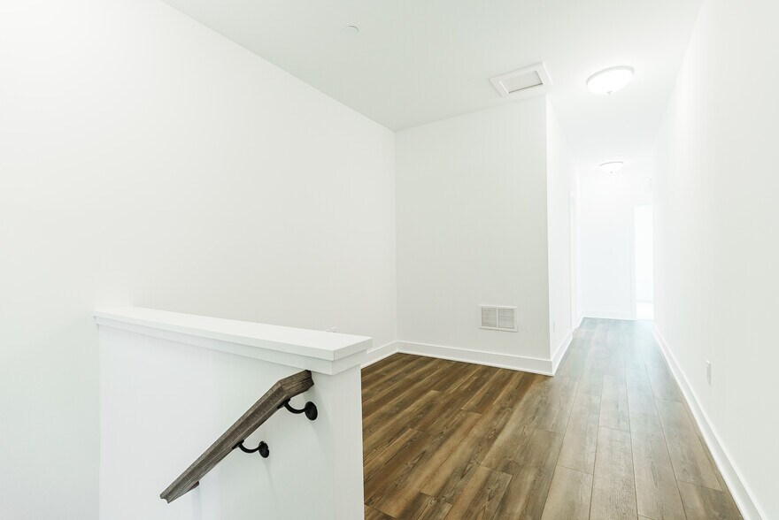 Flex Space / Loft View - 7104 Donatello Dr