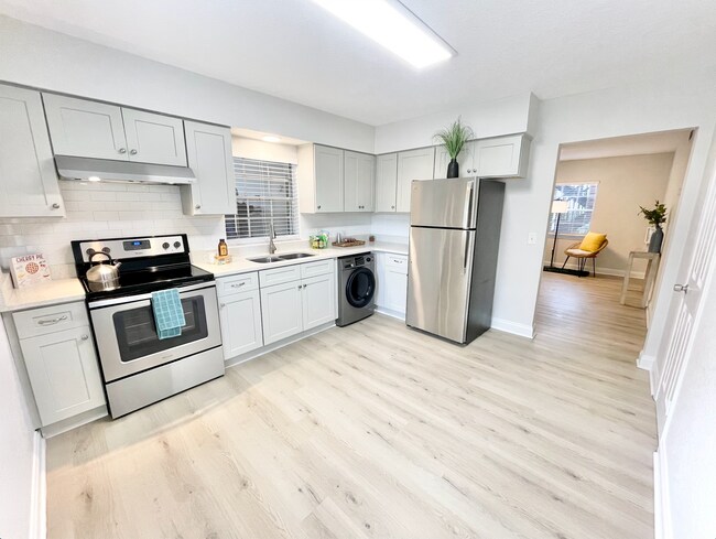 Building Photo - 2402 W Cleveland St