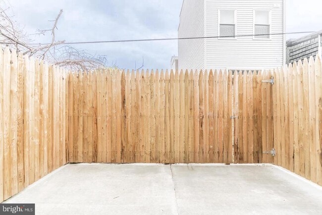 Building Photo - 2153 N Fairhill St