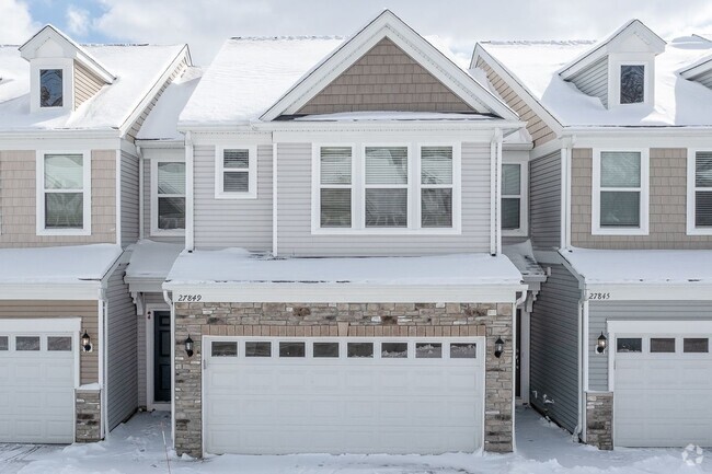 Building Photo - 27845 Birchwood Ct