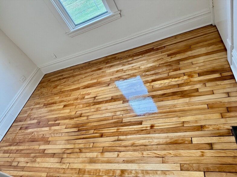 Building Photo - 3052 Minnehaha Ave