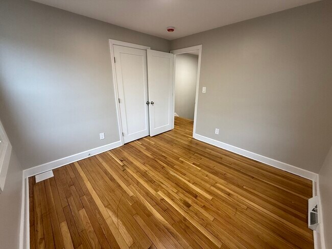 Building Photo - 7 Silvia Ct