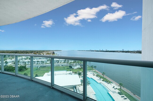 Building Photo - 241 Riverside Dr