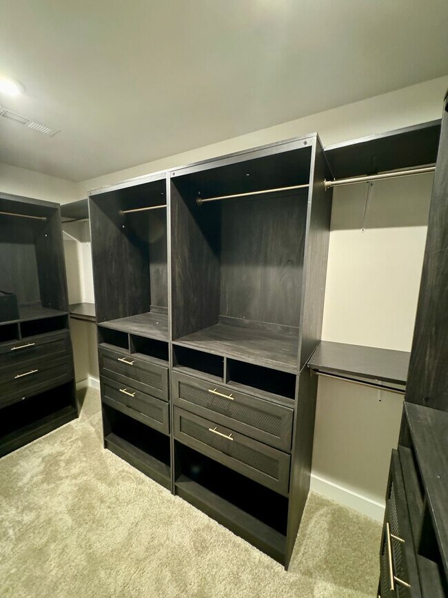 Building Photo - Beautiful, 3BR/3BA, Ranch with Bonus Room in Harrisburg