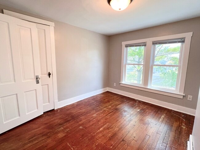 Building Photo - 721 Dean St