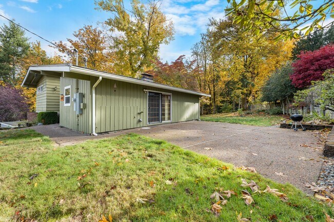 Building Photo - Bellevue Eastgate Mid-Century Modern