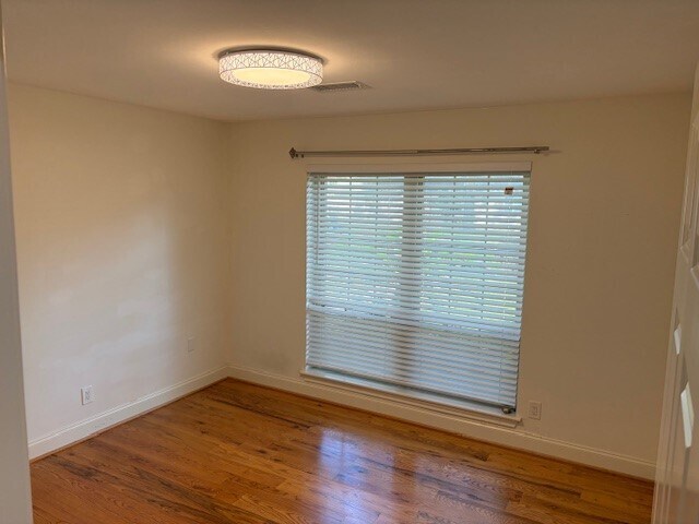 Building Photo - 5519 Queensloch Dr