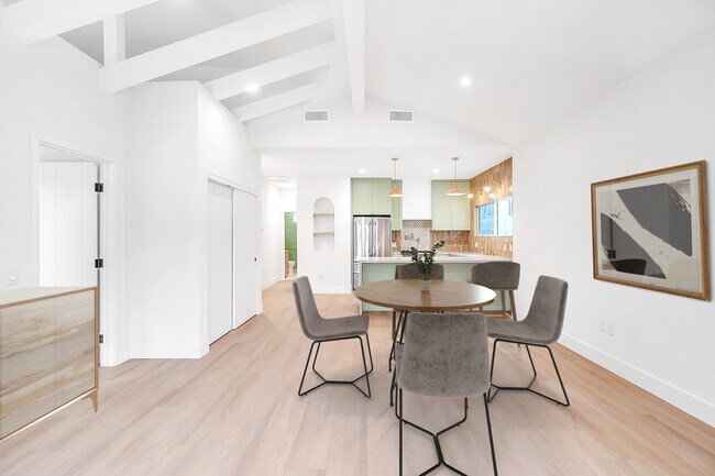 Building Photo - 1237 Orange Grove Ave