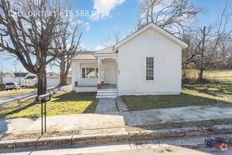 Building Photo - 307 W 13th St