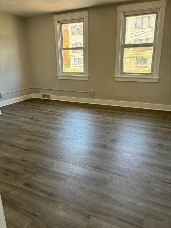 Building Photo - 2823 Clermont Ave
