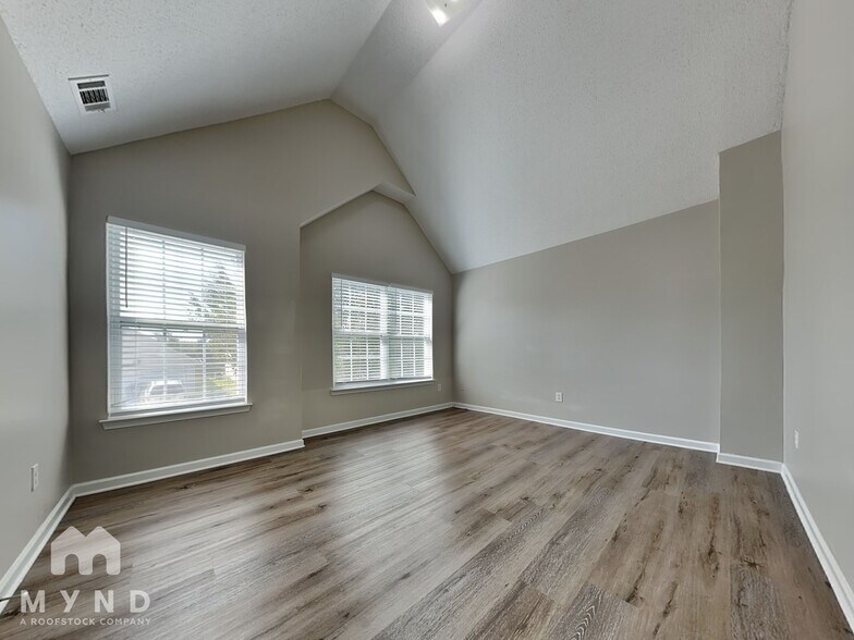 Building Photo - 1010 Rolling Meadows Rd