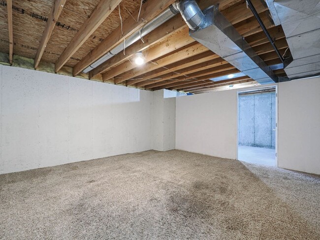 Building Photo - 2 Bedroom, 2 Bathroom Home