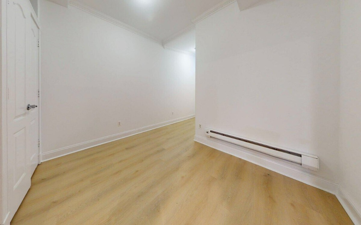 Building Photo - East 25th Street