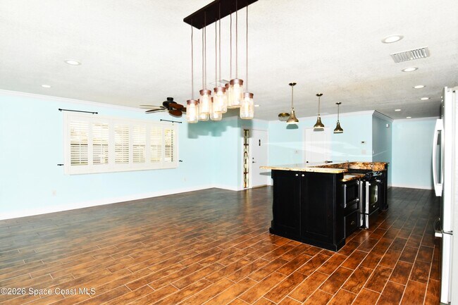 Building Photo - 405 Sparrow Dr