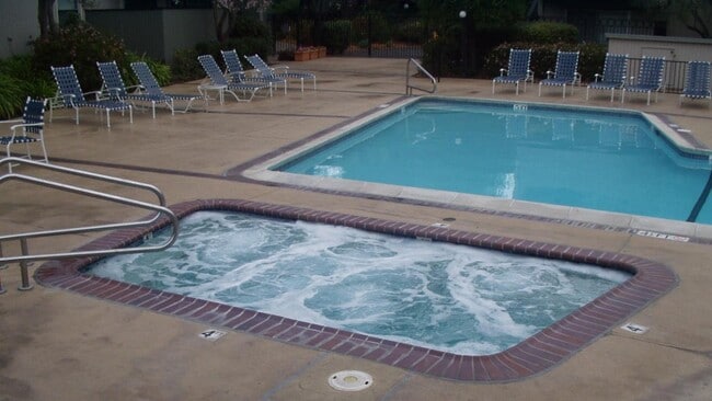 Building Photo - 243 Boardwalk Ave