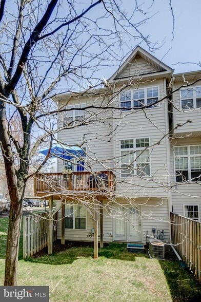 Building Photo - 401 Ashford Ln
