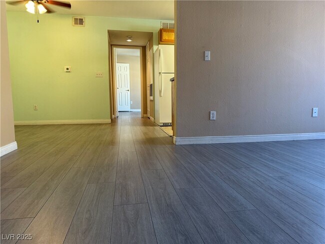 Building Photo - 231 W Horizon Ridge Pkwy