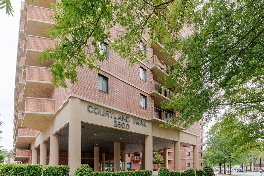 Building Photo - 2500 Clarendon Blvd