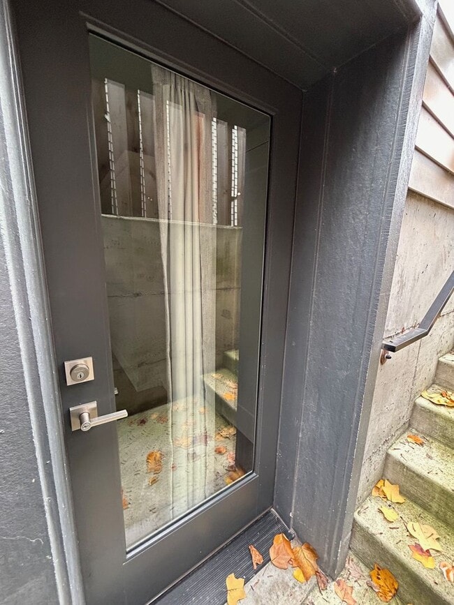 Building Photo - Gorgeous, Newer Construction Studio in Highly Desired University Park Neighborhood