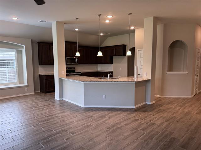 Building Photo - 836 Long Iron Dr