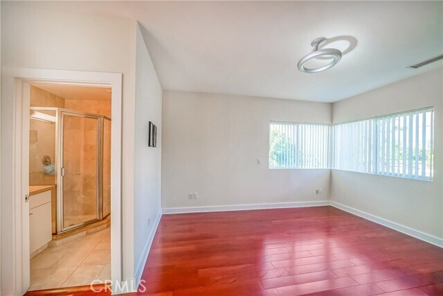 Building Photo - 5512 Leghorn Ave