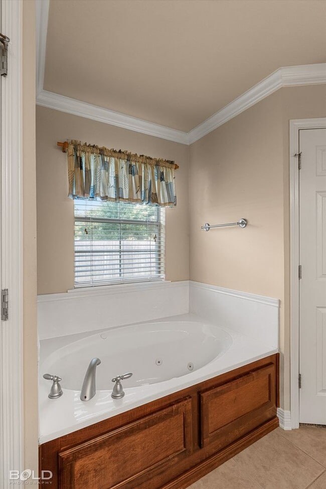 Building Photo - 126 Satinwood Cir