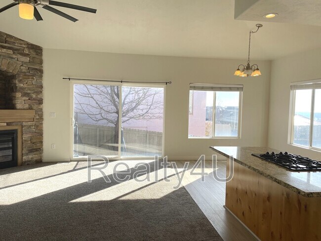 Building Photo - 4081 Rivermist Ln N