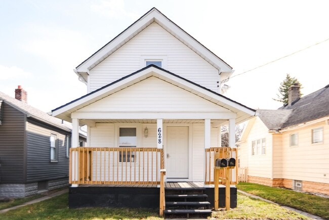 Primary Photo - 628 Evesham Ave