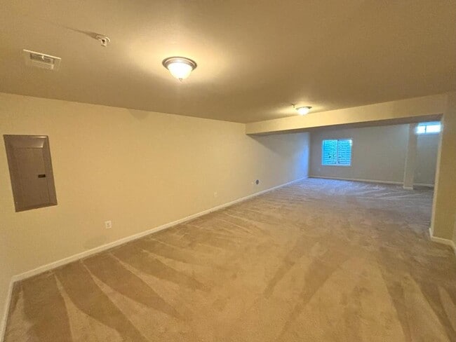 Building Photo - 6778 McCormick Dr