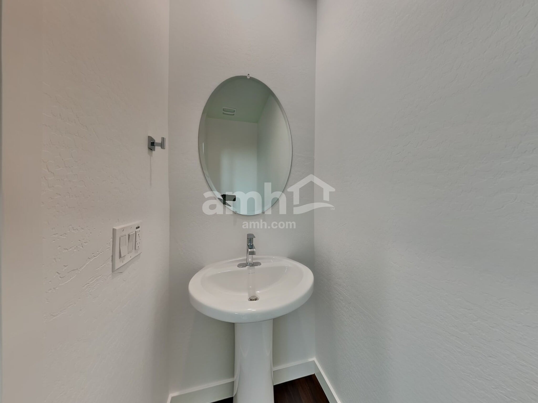 Building Photo - 8318 S 21st Ln