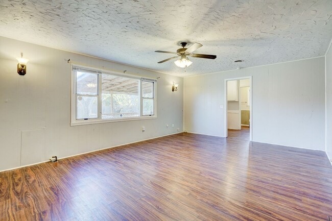 Building Photo - Stylish Home with Covered Deck & Easy I-44...
