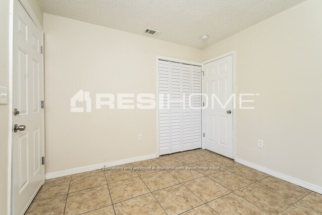 Building Photo - 1313 Bramblewood Dr