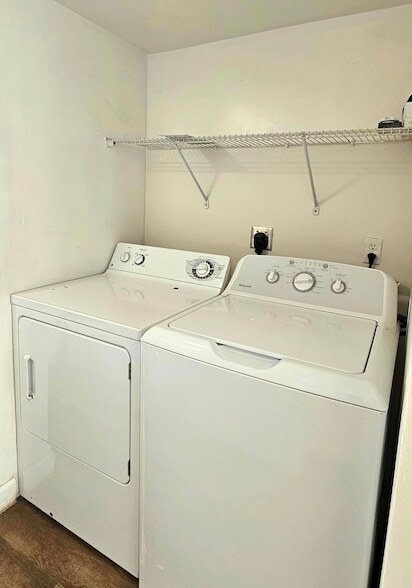 Building Photo - 1501 Crescent Cir