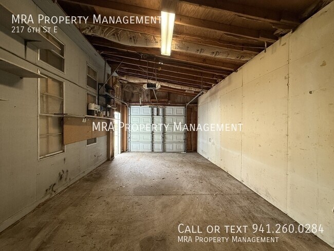 Building Photo - 217 6th St E