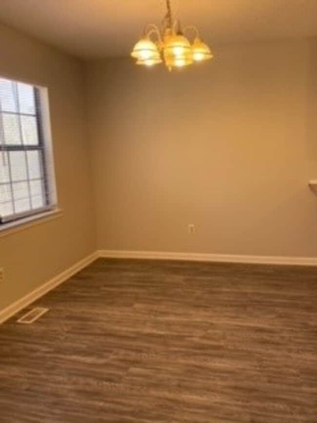 Building Photo - 103 Woodley Dr