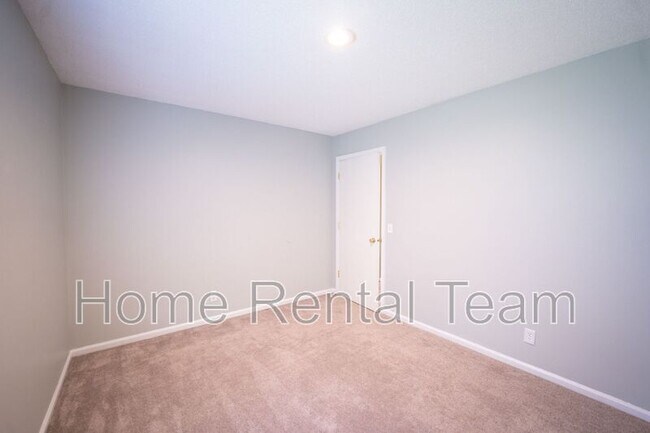 Building Photo - 148 Finn Cir