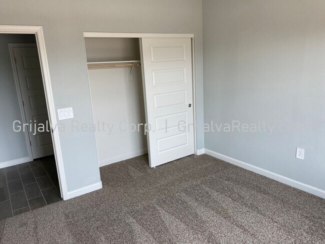 Building Photo - Newer 4 BR Home in Sahuarita for Rent **MO...