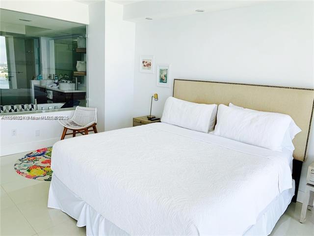 Building Photo - 4779 Collins Ave