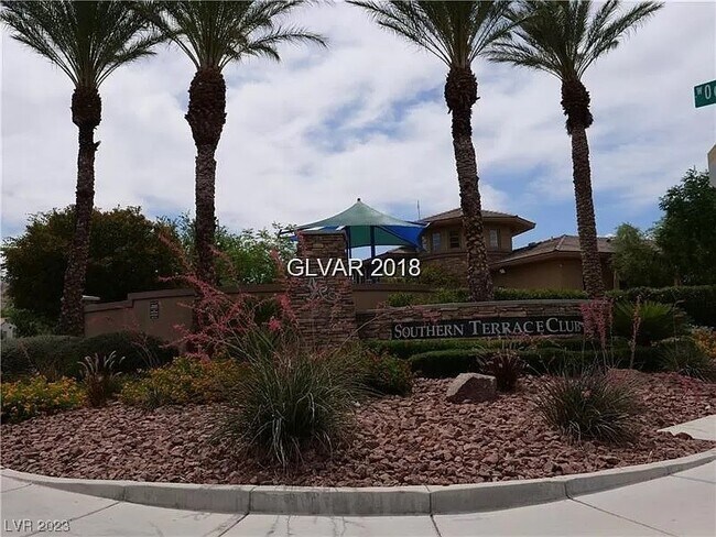 Building Photo - 9512 Green Vineyard Ave