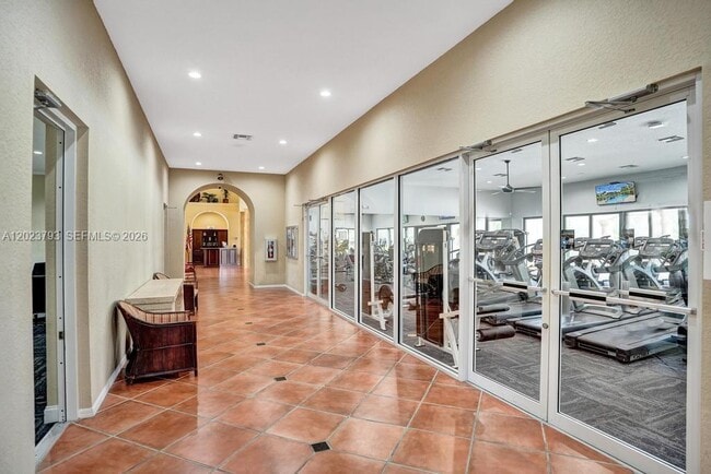 Building Photo - 21461 Sawmill Ct